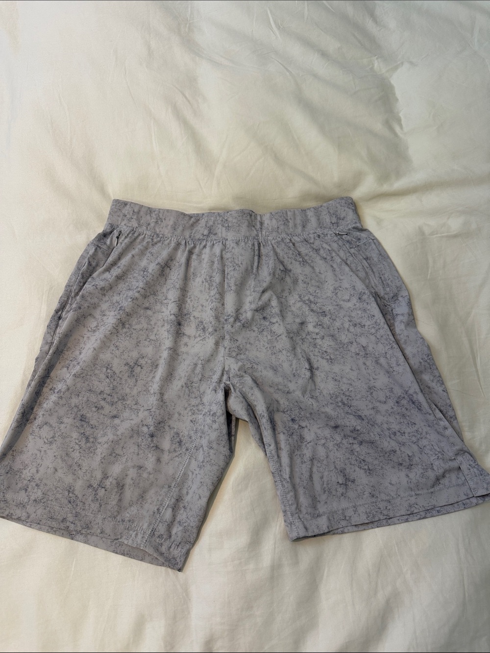 Men's Gray Marble-Print Athletic Shorts